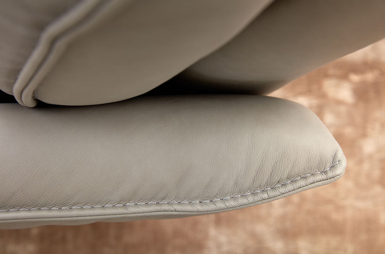 Aura Swivel Chair Leather Cognac